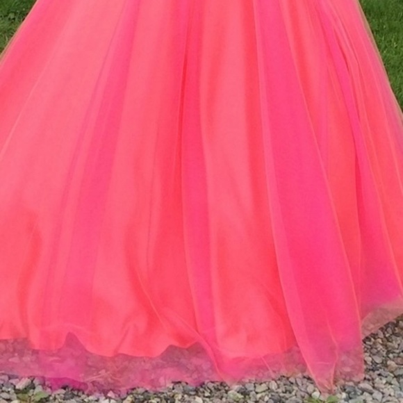 Prom dress - Picture 4 of 4